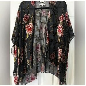 NEW WOVEN HEART women's flowers kimono in black